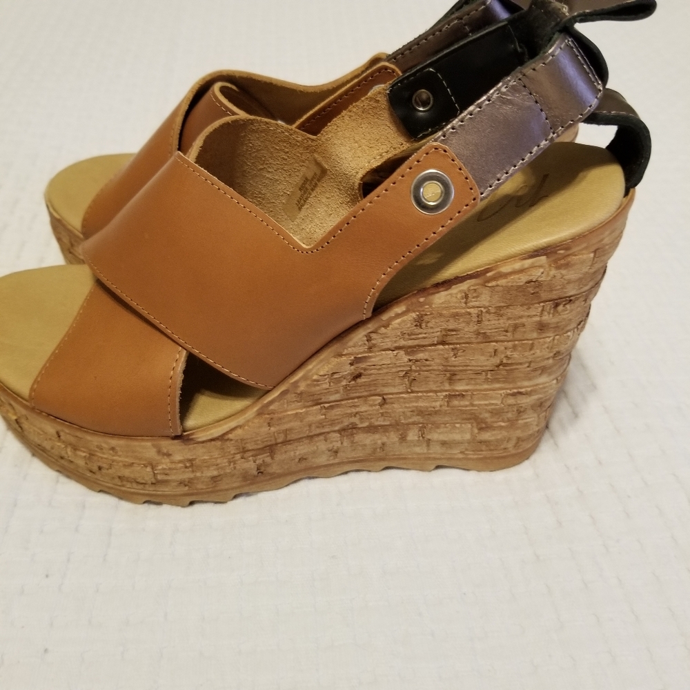 Matisse Ridge Leather Wedge Sandals